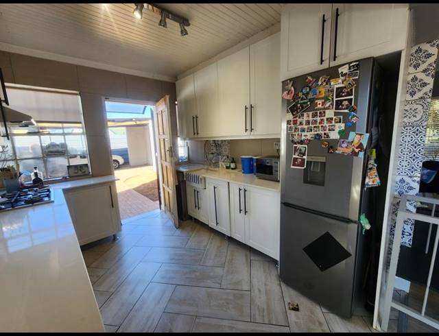 3 BEDROOM HOUSE FOR SALE IN BRACKENHURST